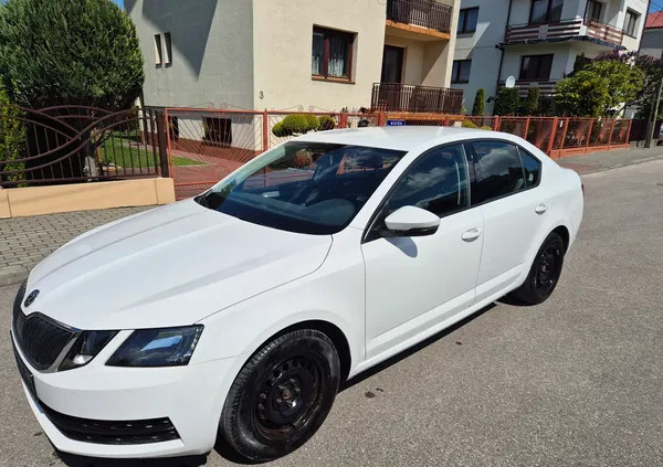 skoda Skoda Octavia cena 37500 przebieg: 219000, rok produkcji 2020 z Tarnów